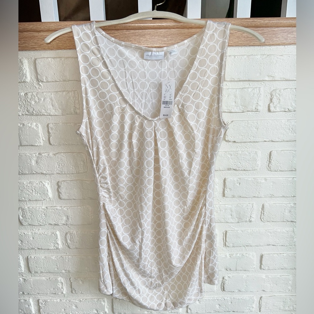 New York & Company- Tan and White Sleeveless Geometric Shell Top (NWT)